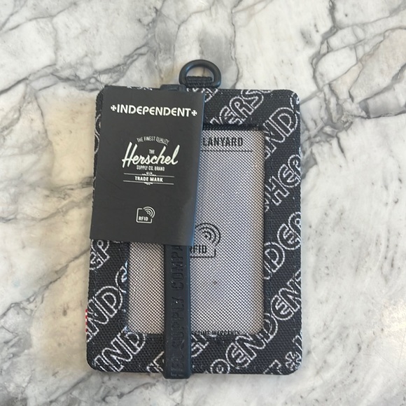 Herschel Suitcase tag - Picture 1 of 3
